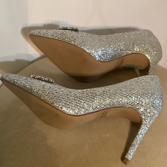 Elegant Silver Glitter Heels with Embellishments - Picture 5 of 6